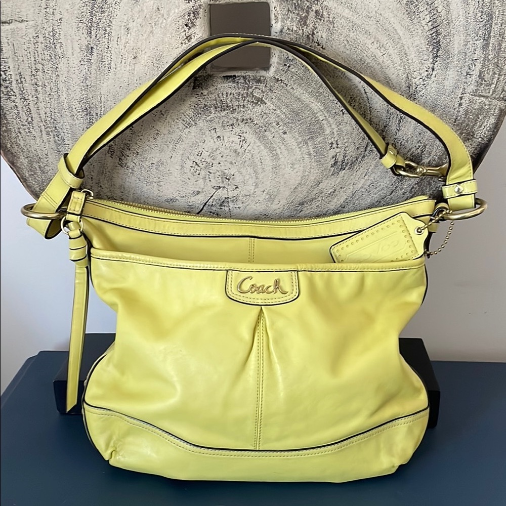Coach Park Duffle Yellow /lime green Leather Shoulder handbag